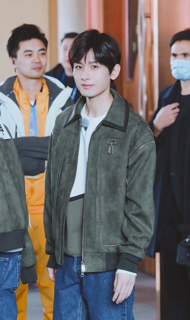 《跑男》蔡徐坤继续参加,待爆小花小生来助阵,鞋底藏有小秘密_成毅