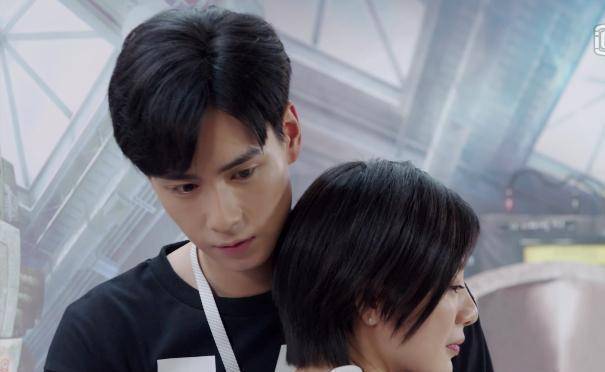 将是吴白与艾情的故事,因女主,整部剧被担忧_胡一天_原因_李一桐