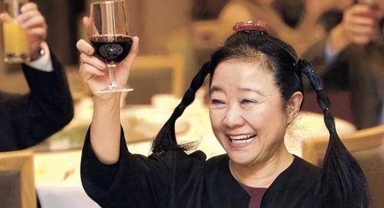 中国第一女首富龚如心,丈夫被绑30年下落不清,830亿遗产_龚心如_王德