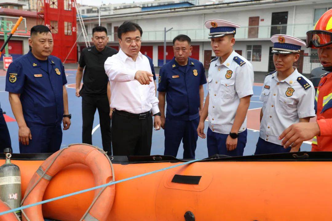 吕梁市委常委,常务副市长任忠深入吕梁消防开展"八一"走访慰问_发展