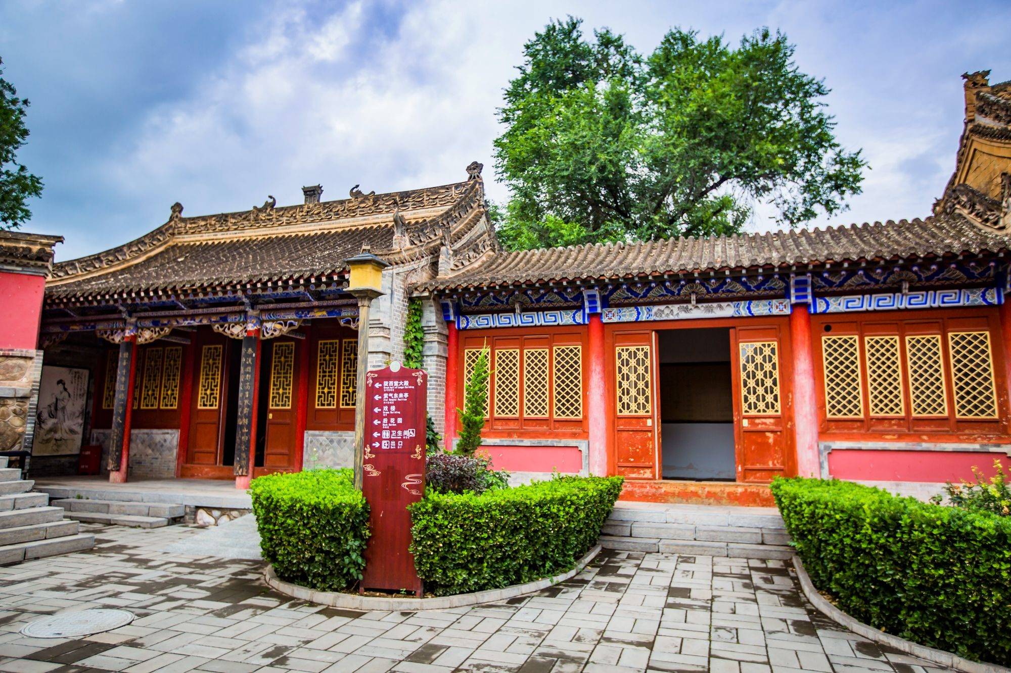 甘肃陇西有一座李家龙宫,宫中有近2000条雕龙,镇馆之宝让人惊艳_祠堂