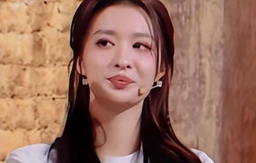 网友看多了翻白眼的视频后,都忍不住吐槽:"这王楚然哪里长得像刘亦菲?