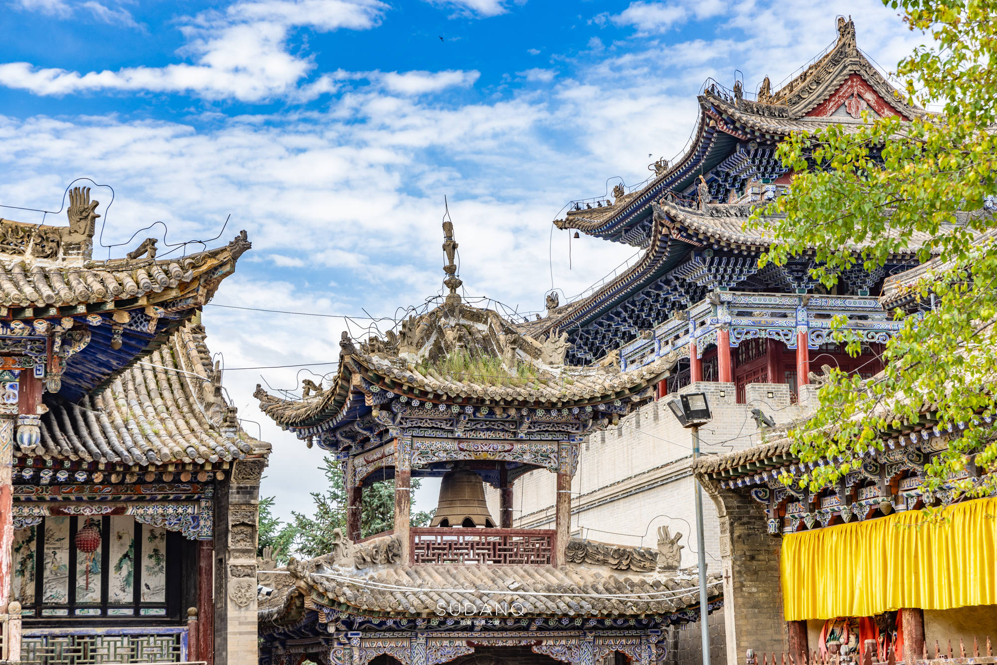 西宁市湟源县丹噶尔古城境内,是青海乃至西北地区保存最完整的古建筑