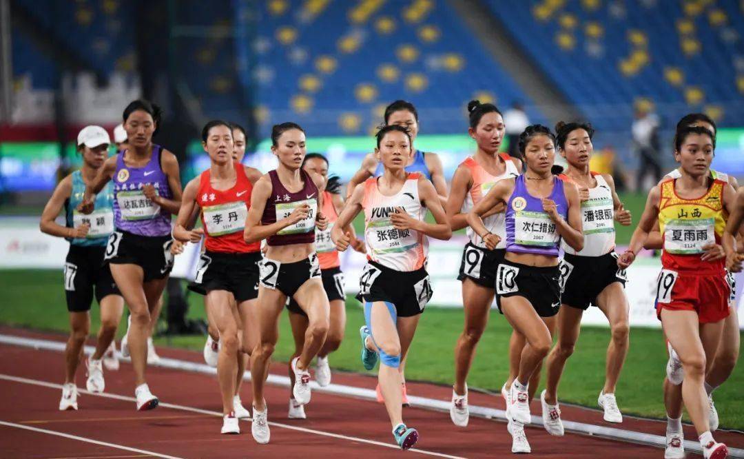 夏雨雨大运会女子10000米超燃夺冠!