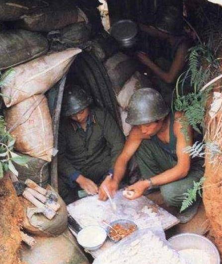 老山第一兵邢志强,过生日连长冒死送烧鸡,听着军长五音不全的歌_阵地