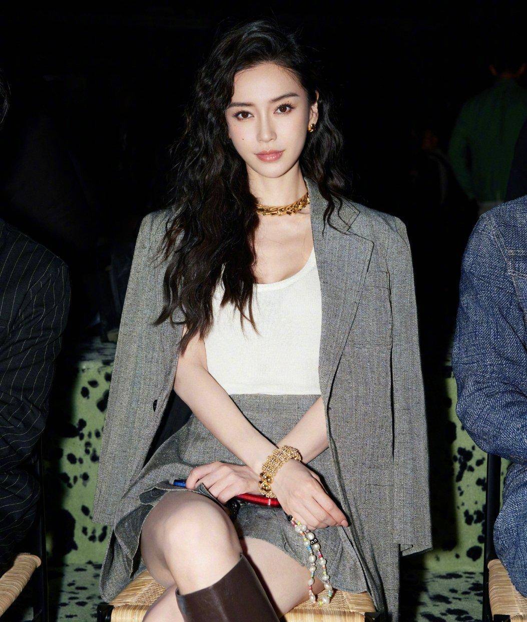 angelababy教贝克汉姆中文,中英语切换自如,被封为最美中文老师_身份