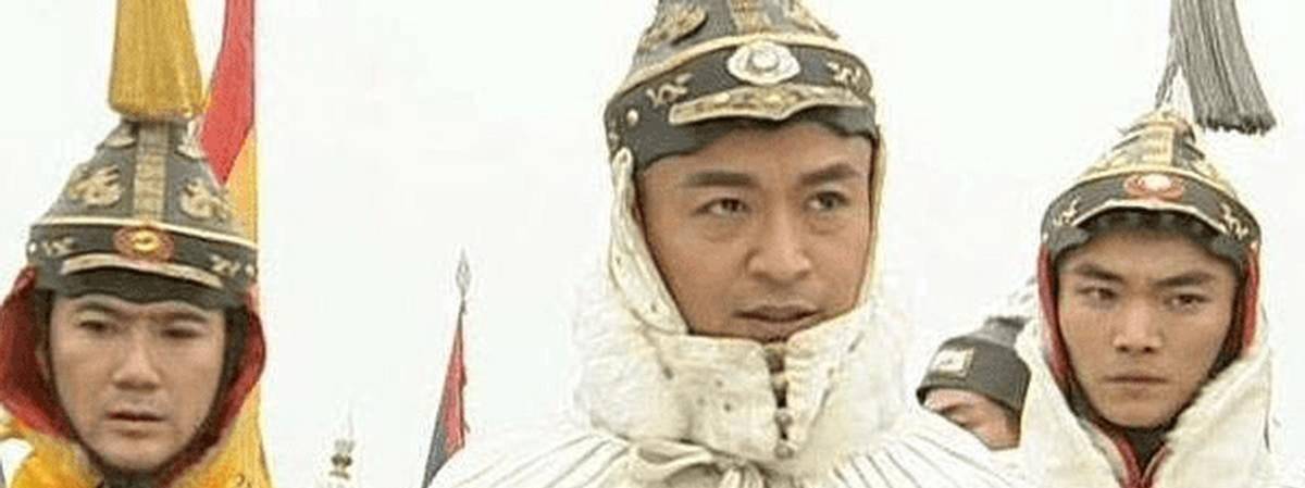 :穿黄马褂留辫子,不娶汉女,还向国家索要故宫_爱新觉罗·_男子_王爷