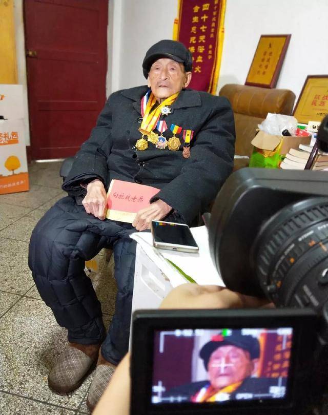 这位96岁抗战老兵曾经在方先觉身边亲历衡阳保卫战_朱光宇_朱老_将军