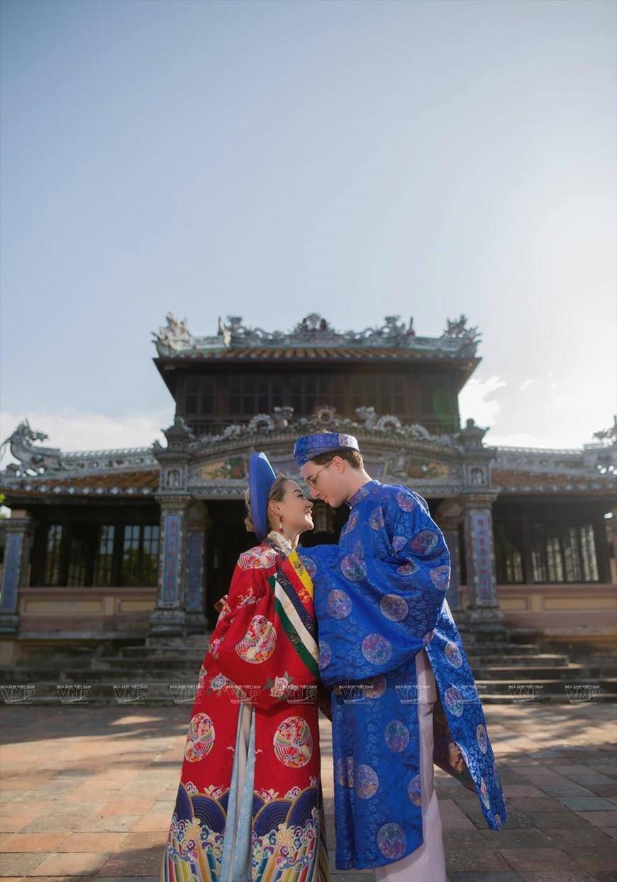 越南顺化日平衣焕发新活力:昔日大南帝国的宫廷服装重现于21世纪_文化