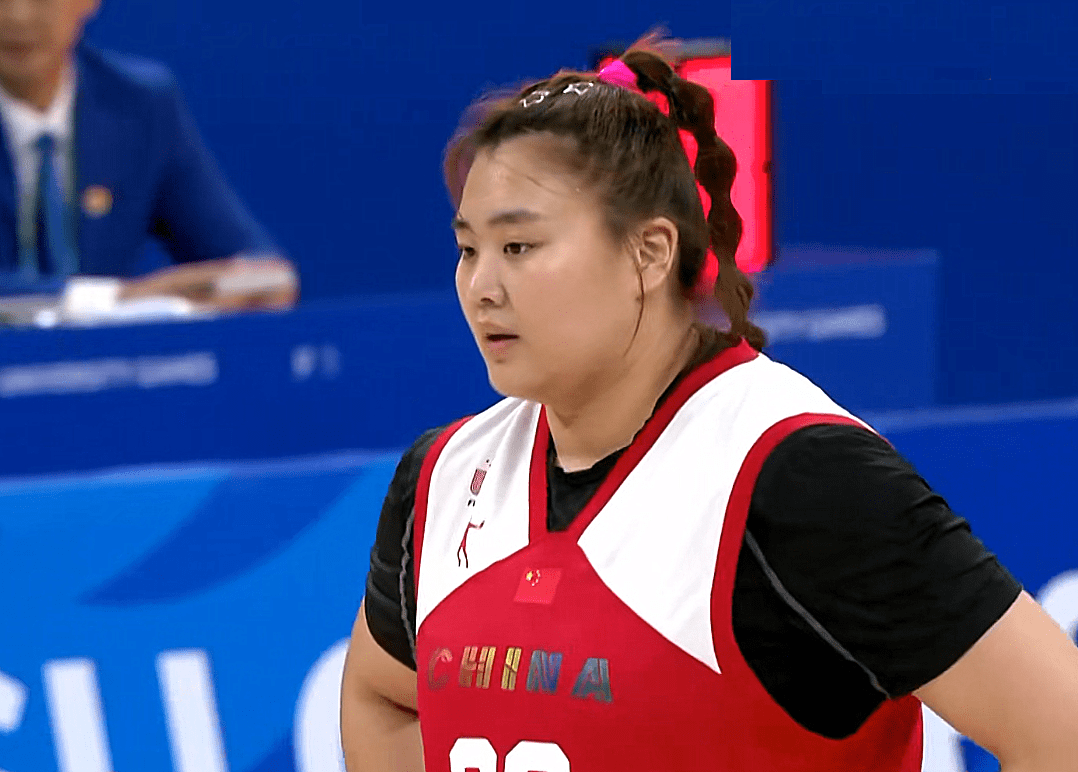 中国女篮夺冠惹争议！靠韩旭赢日本，球迷质疑胜之不武，看重金牌