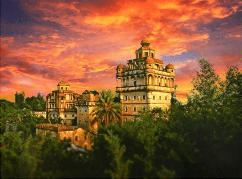 瑞石楼位于世界文化遗产地锦江里碉楼群,有着"开平第一楼"美誉.