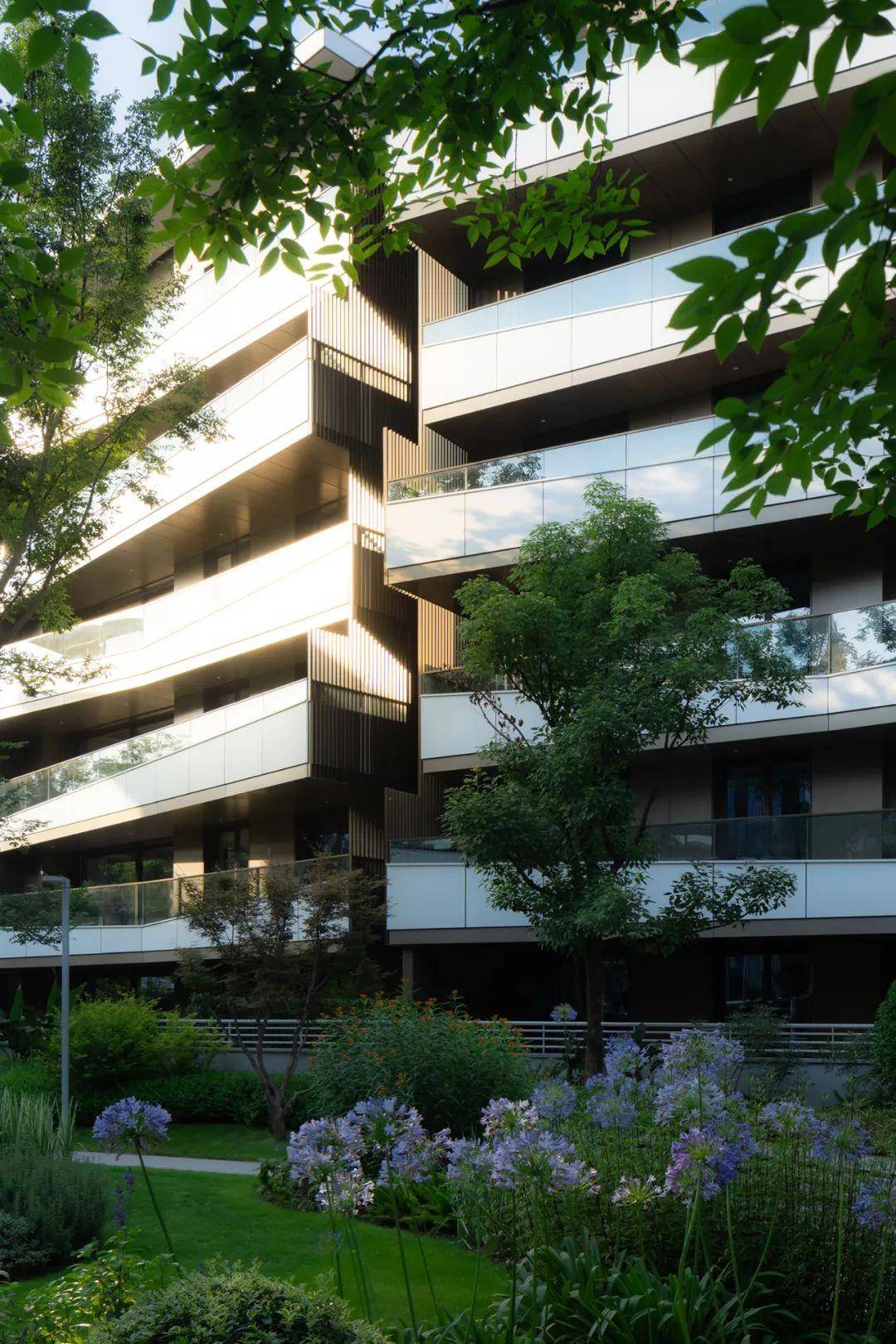 金螳螂幕墙丨重庆61麓悦江城_建筑_生活_城市