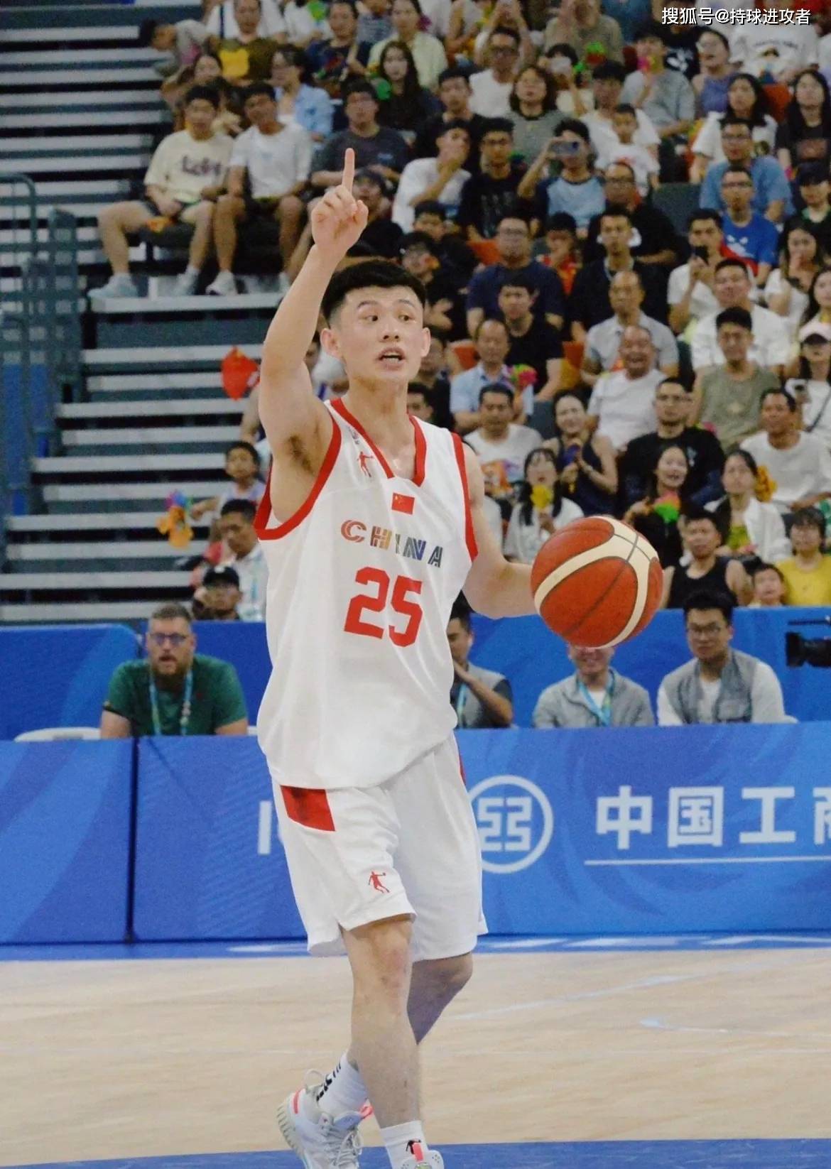 中国大运男篮主帅陈磊专访:感谢全国球迷关心,自身需要全面提升_比赛