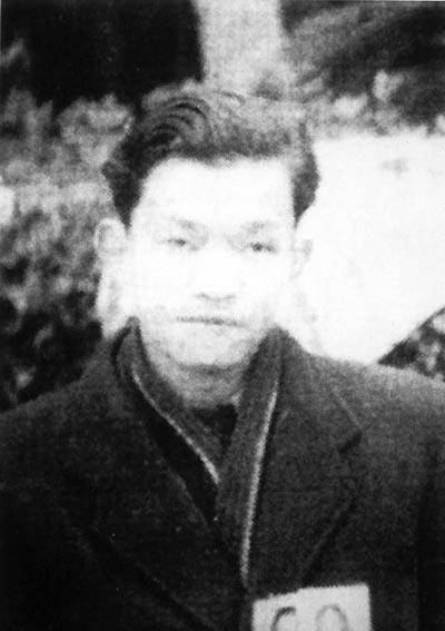 1949年,一路人被人当街抓住,说道:你这个大叛徒,跟