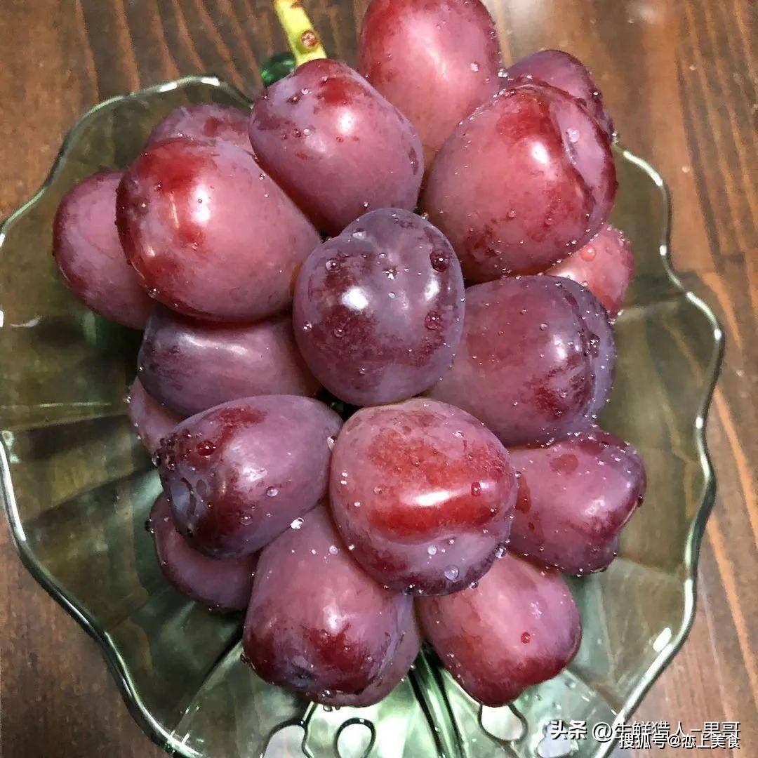 妮娜皇后,浪漫红宝石,浪漫红颜葡萄谁才是真正的王者_种植_品种_玫瑰
