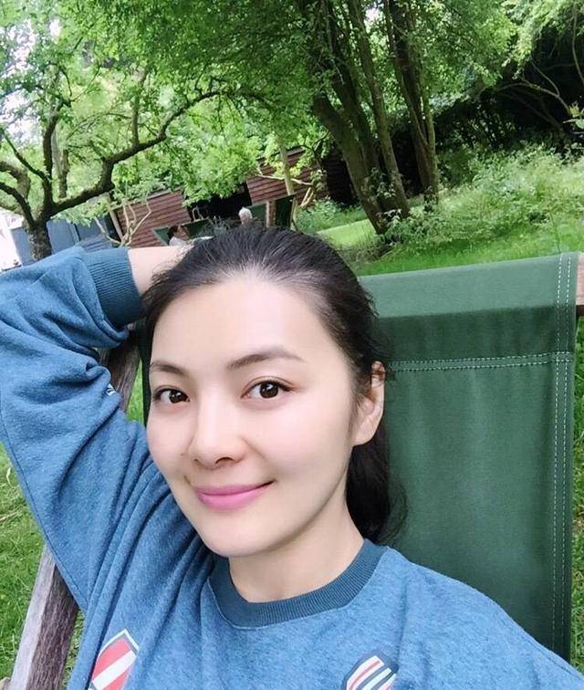 38岁嫁63岁董事长,比他儿子都小,自称爱情可以突破