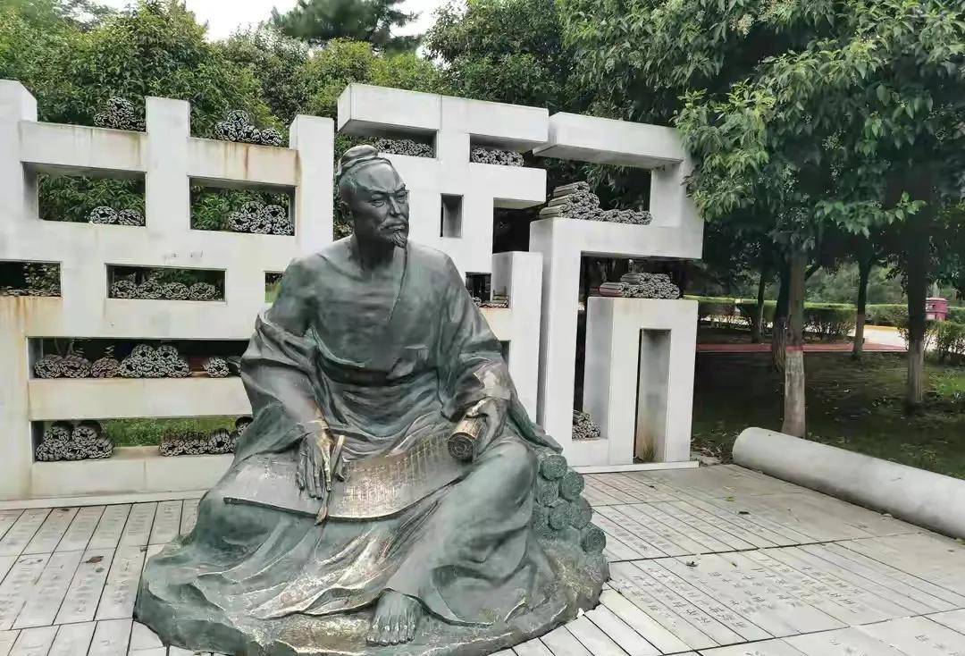 拜谒西北政法大学南校区张汤墓:我把你当知己,你只当我是一把刀_汉武