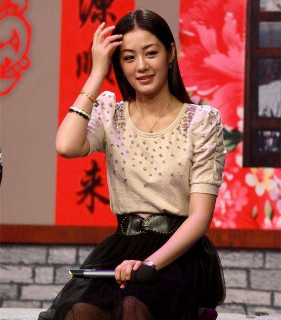 乡爱王小蒙罕曝近况,生吞大葱太生猛,意外暴露家中环境略显杂乱_毕畅