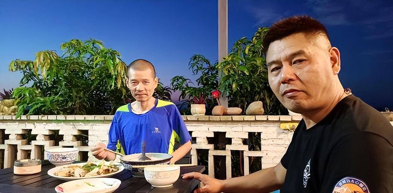 大叔借钱带绝症老友旅游全国51天:想让他有尊严地活着_贺湘闽_梁成