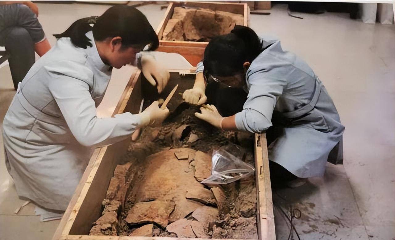 后来又查阅了很多资料,最终霍元甲的曾孙霍自正悲痛地表示:"(霍元甲)