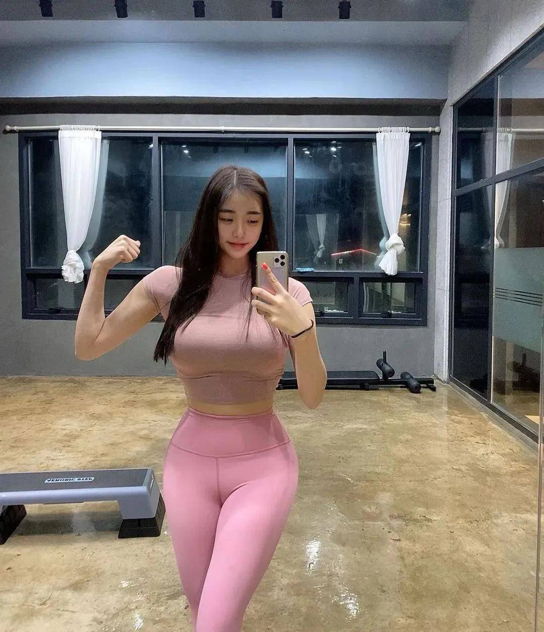 性感健身美女3d身材,火辣身材曲线让人流口水