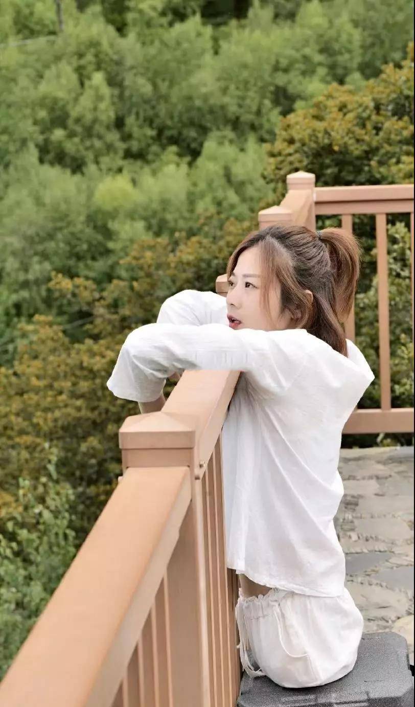 陕西女孩渭梅女:三岁车祸截肢,被父母遗弃,无腿游泳夺3枚金牌_宝鸡