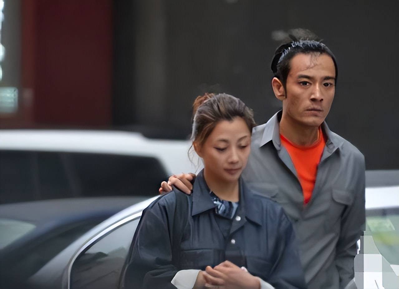 2014年李光洁和殷桃因为主演话剧《罗密欧与朱丽叶》被传绯闻,两人