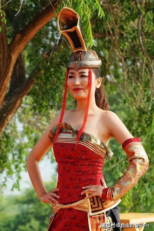 美丽的乌兰巴托女性与她们独特的婚姻习俗_蒙古_社会_家庭