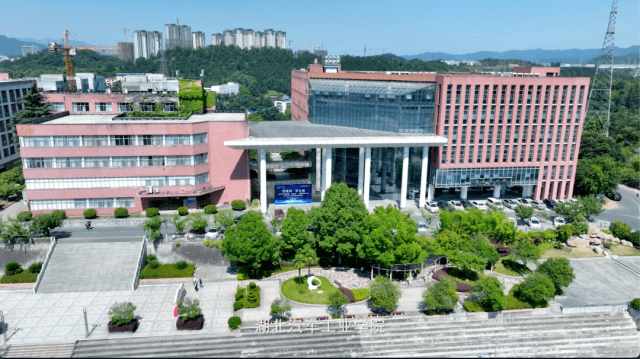 省知识产权局在湖北汽车工业学院成立湖北省知识产权培训(十堰)基地后