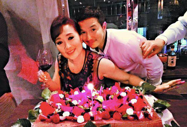 二婚再嫁身家百亿富豪,结婚5年无子_李仕凡_婆婆_老公