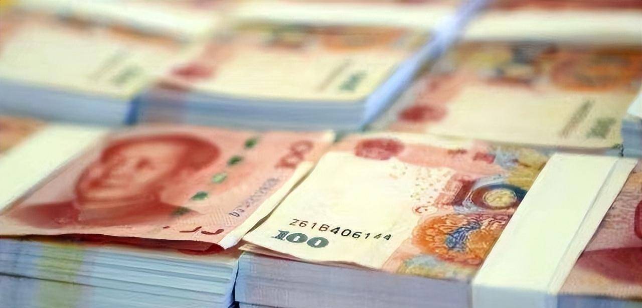 2017年，上海一男子假冒“富二代飞行员”，一年诈骗4名空姐200万