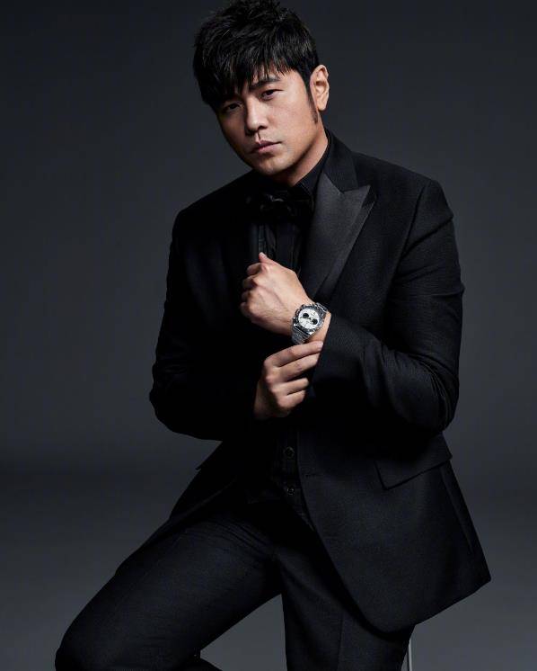 《旺角卡门》,《东邪西毒》,在片中的表现受人肯定;周杰伦也演过