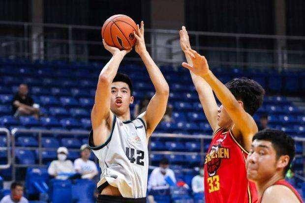 刘傲:九岁时拍摄一百零九种运球被称为天才少年,加入北京首钢_北控