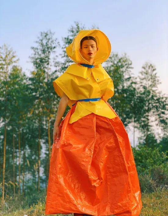 走红前,他是村民眼中的神经病,走红后,他是大家心中的国际超模_仙人