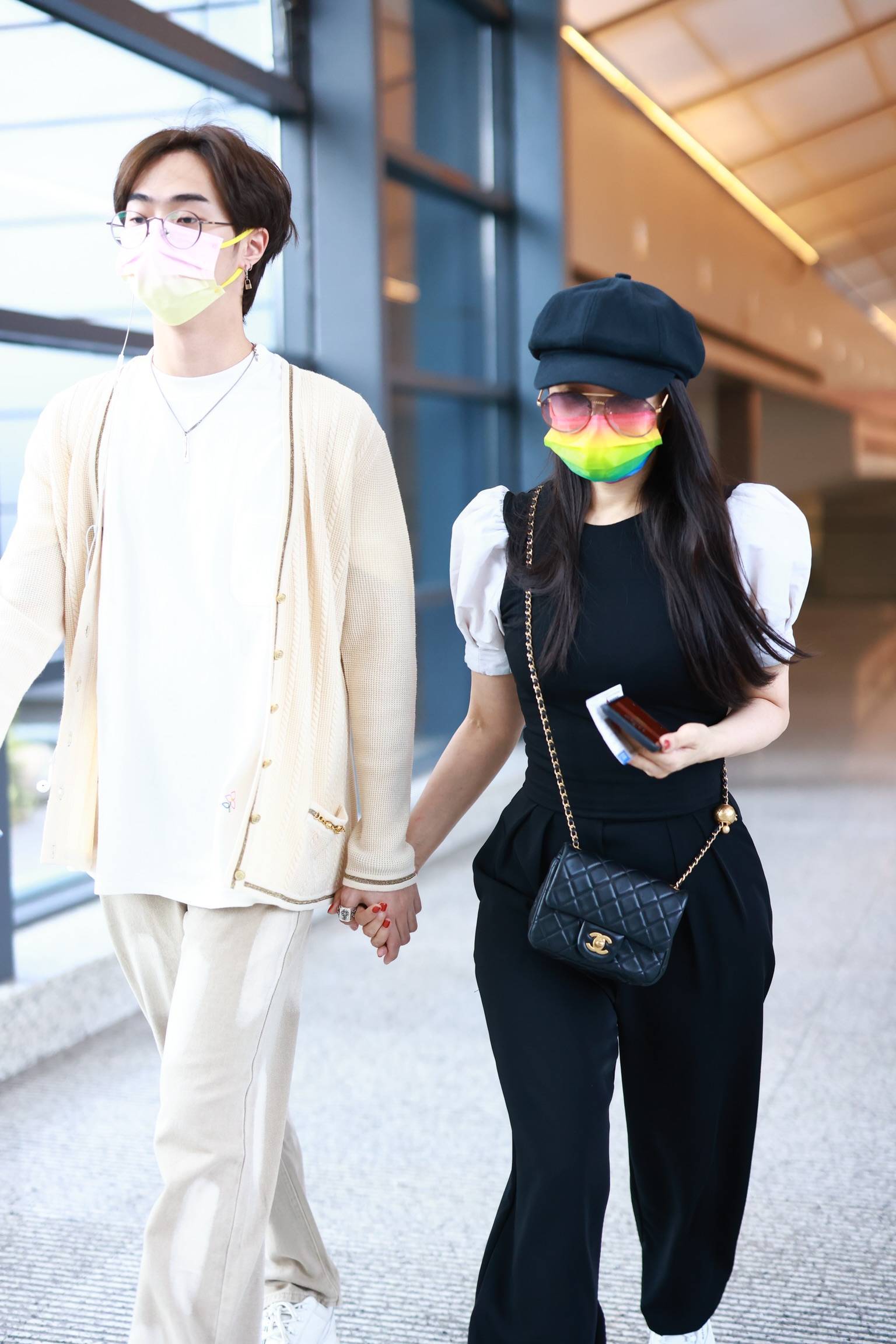 伊能静儿子私服引争议!