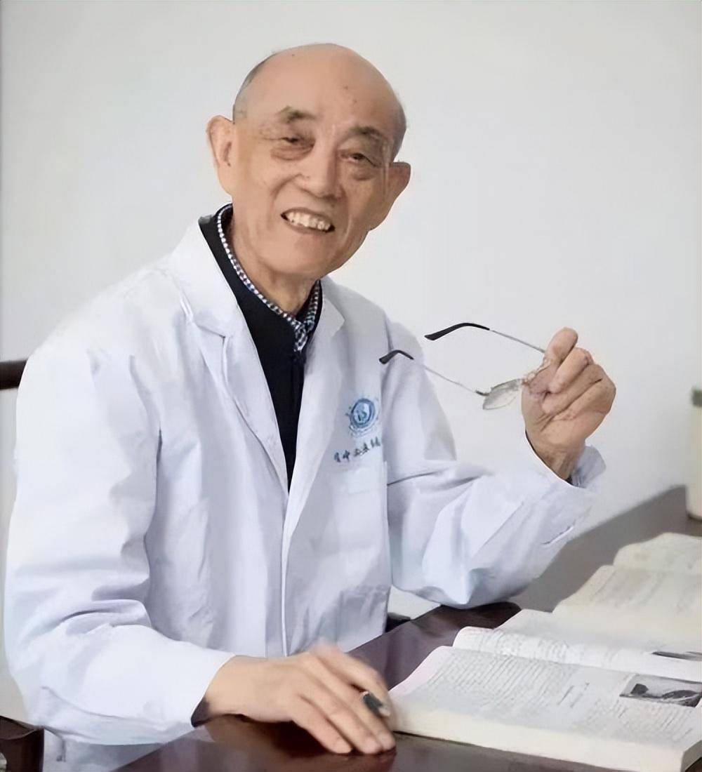 国医大师李业甫,生前创推拿界数个第一,人称"中医推拿第一人"_先生