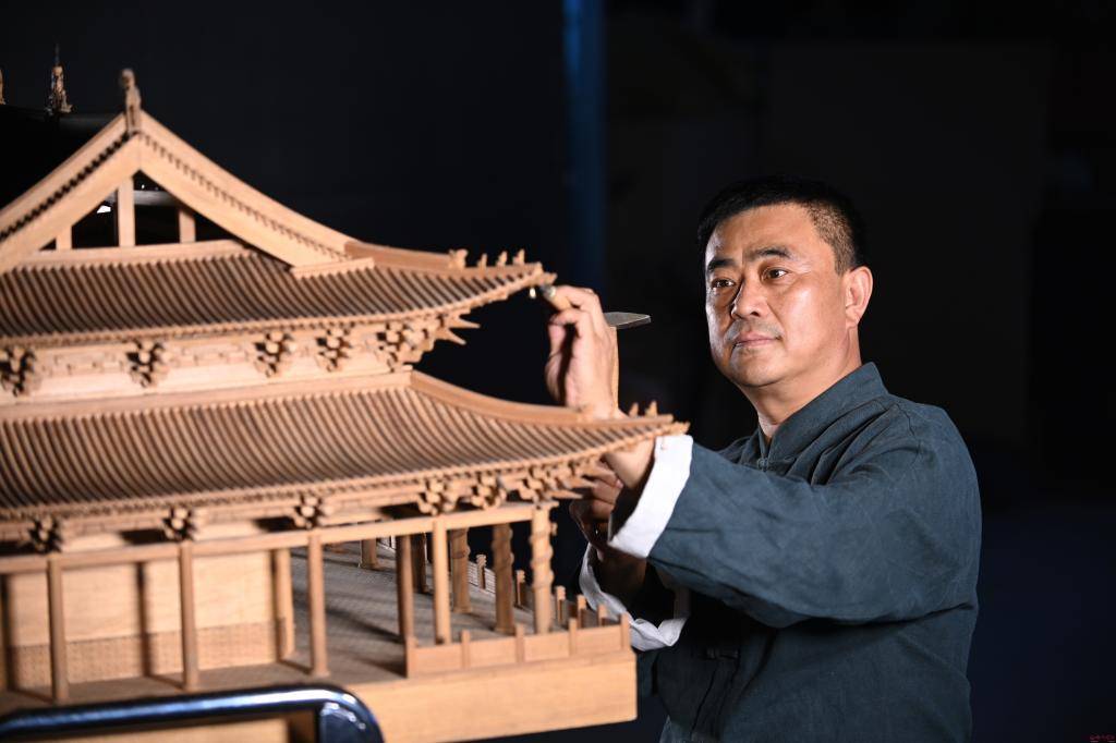 破茧成蝶——定襄雕刻专业镇建设工作综述_发展_产业_木雕