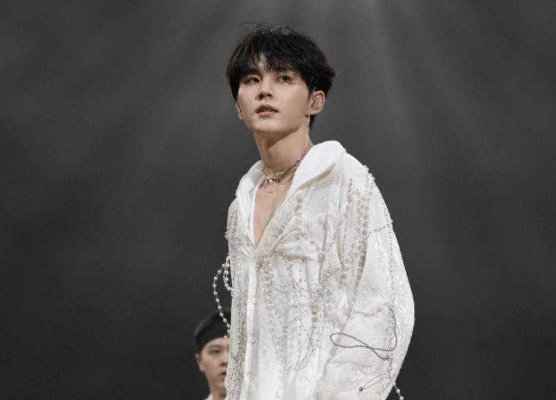 《偶像练习生》的选手并不陌生,李权哲是乐华娱乐的选手,当时与朱正廷