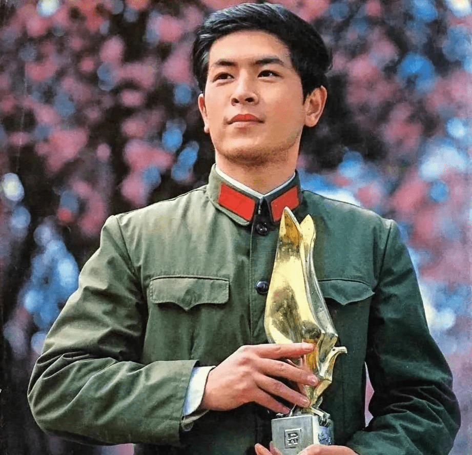 80年代男星郭旭新:与女演员演戏会害羞,当红时息影,如今怎样了_角色