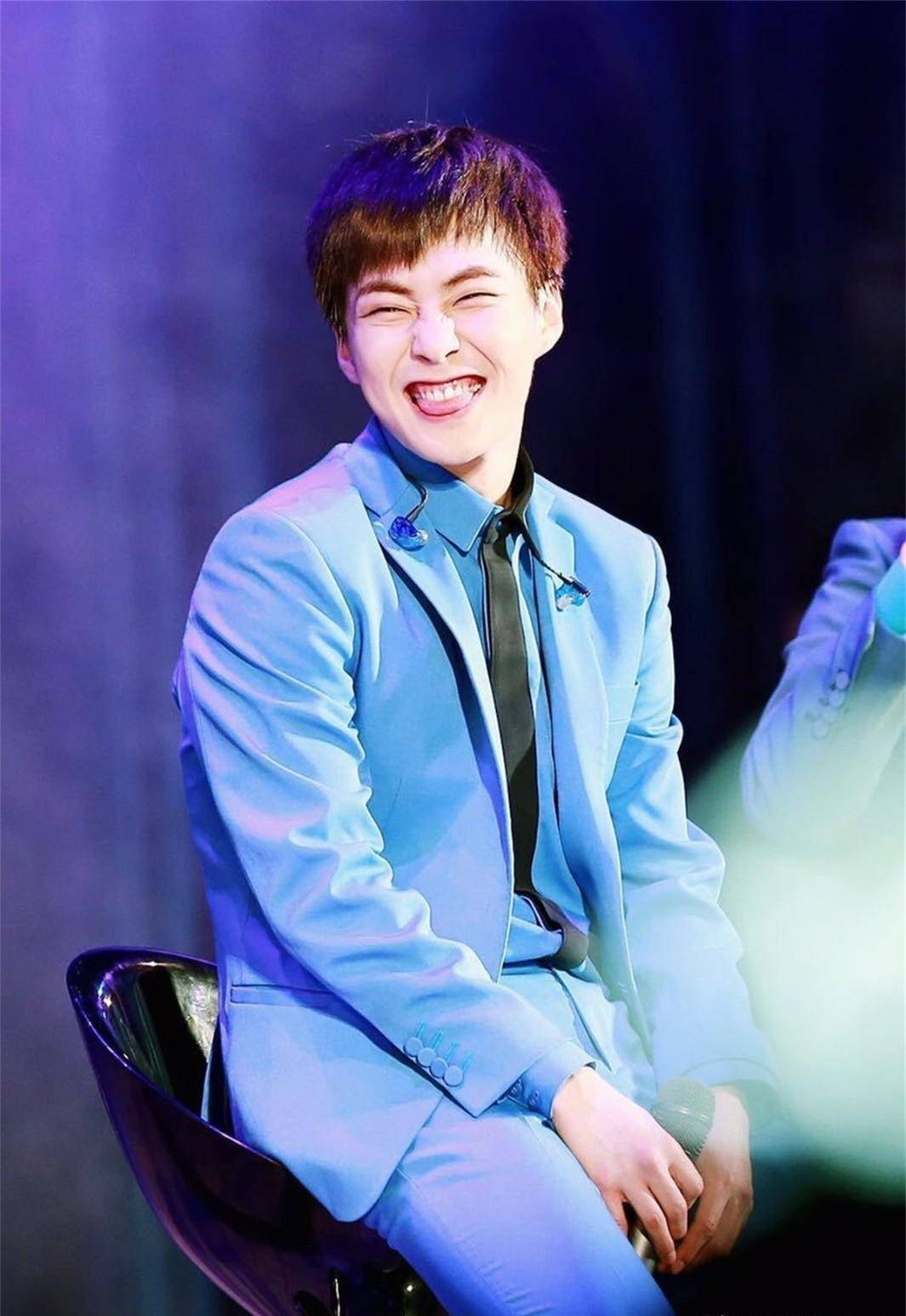 exo金珉锡学习编舞,并举办在线粉丝见面会,成员将几人合体?