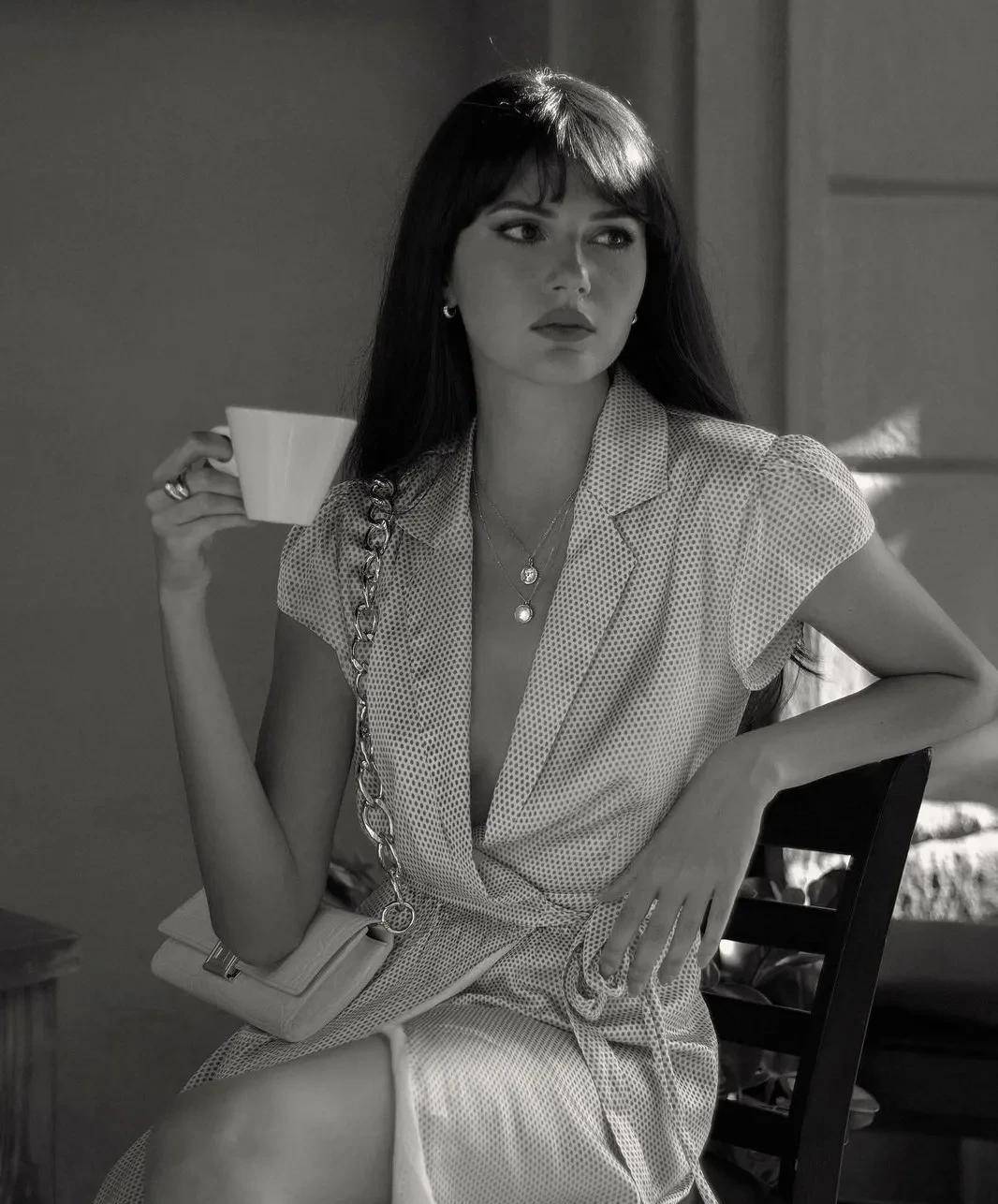 时尚魅惑的法式风新姐姐,也值得一看吗_黑色_风格_身材