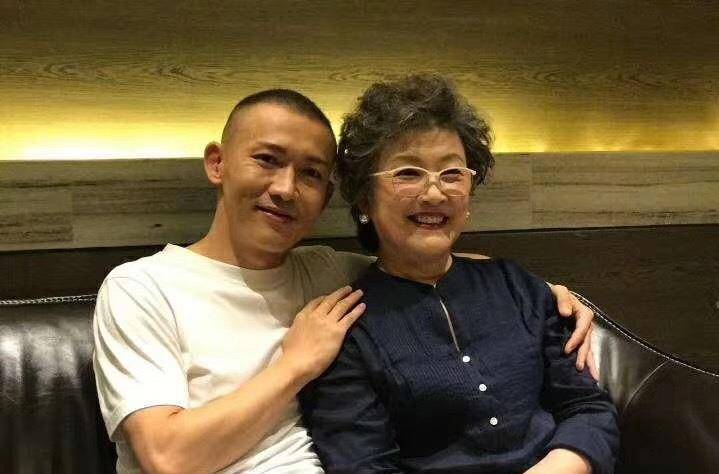 宋春丽与音乐教授丈夫:"丁克家庭"也有幸福快乐晚年_孙维熙_生活_电话