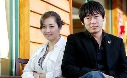而宋允儿相对来说只是比较知名的女演员,当两人宣布结婚的时候,很多