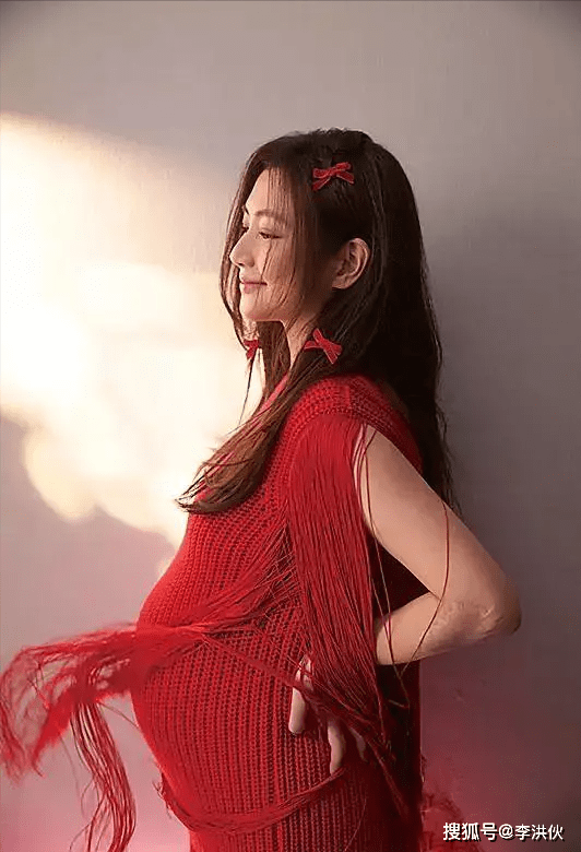 she三姐妹时隔4年再合体,任家萱挺着孕肚出席_selina_hebe_ella