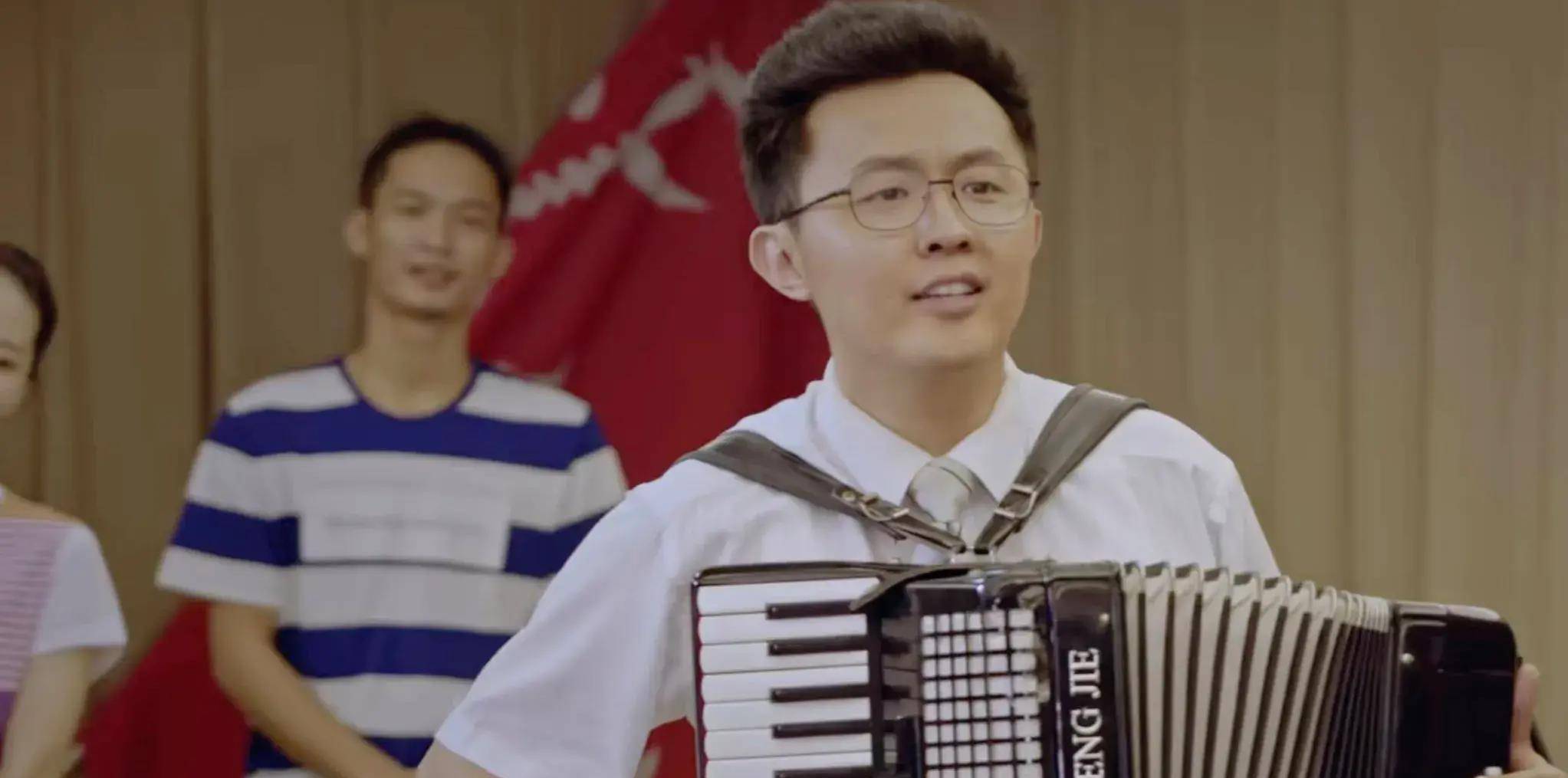 《父亲的草原母亲的河》梁植:他是清华博士,以前却被高晓松怒斥