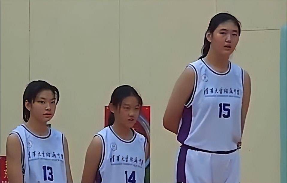 但是那一年的张子宇只有14岁,足以可见她是一个打篮球的好苗子