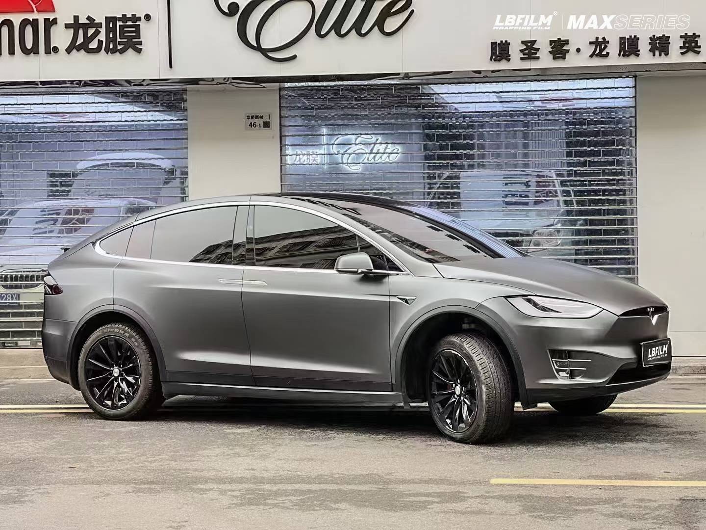 特斯拉models-lb改色膜原厂漆山灰,神仙质感_搜狐汽车_搜狐网