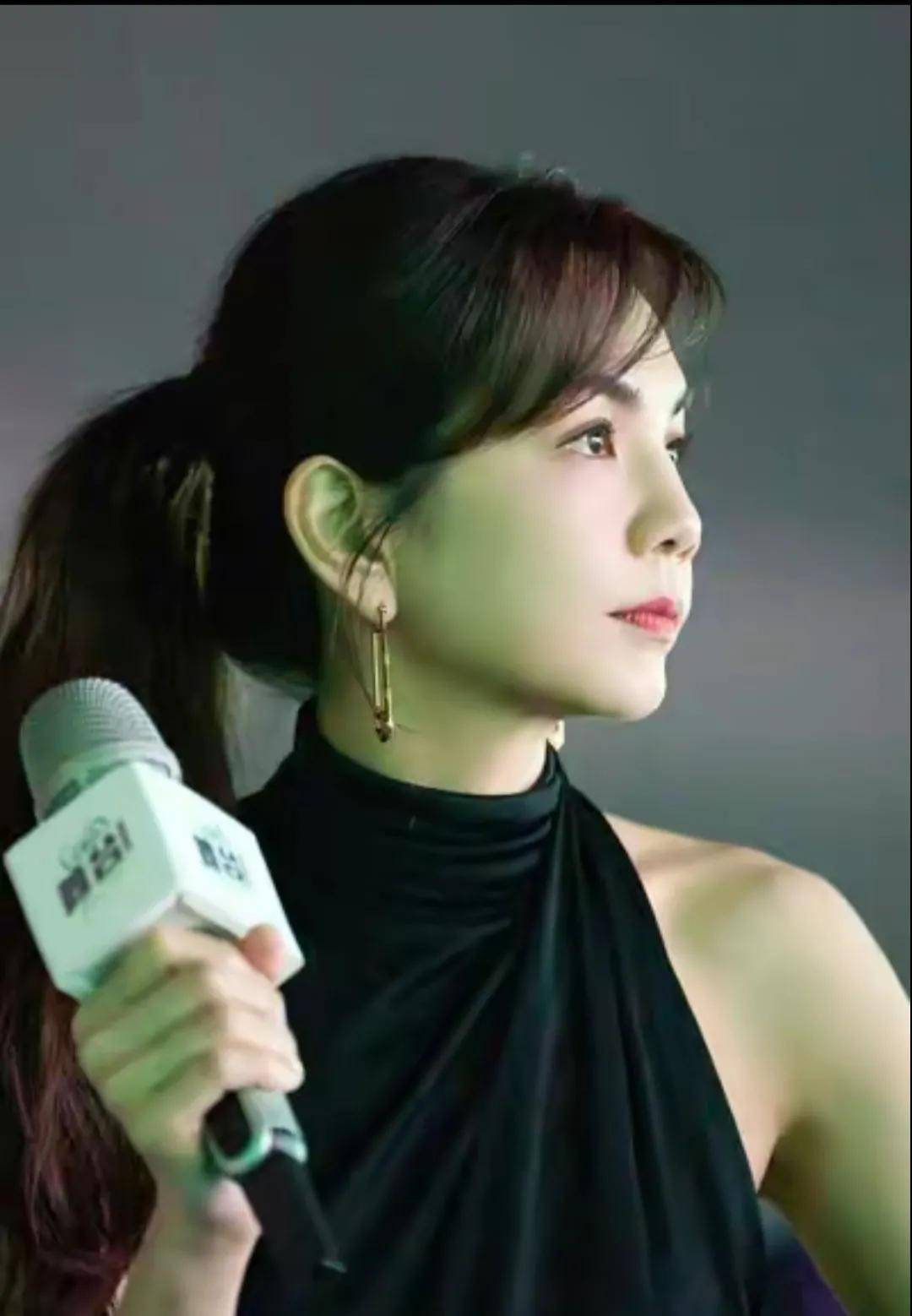 曝陈嘉桦拖家带口谨小慎微,才不敢多聊田馥甄,任家萱也不惹事_影响