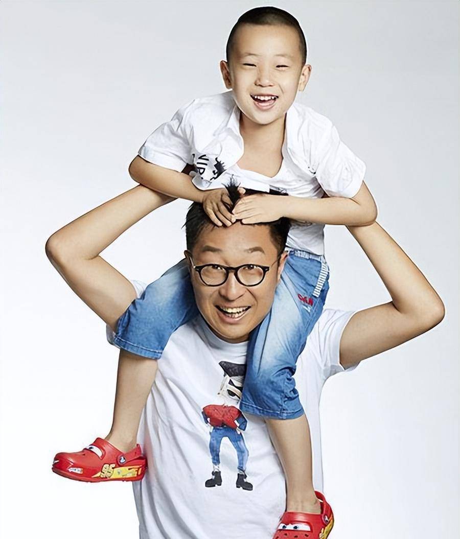 林永健妻子周冬齐,晒出儿子林大竣的近照,网友:一看就是亲生的_媳妇