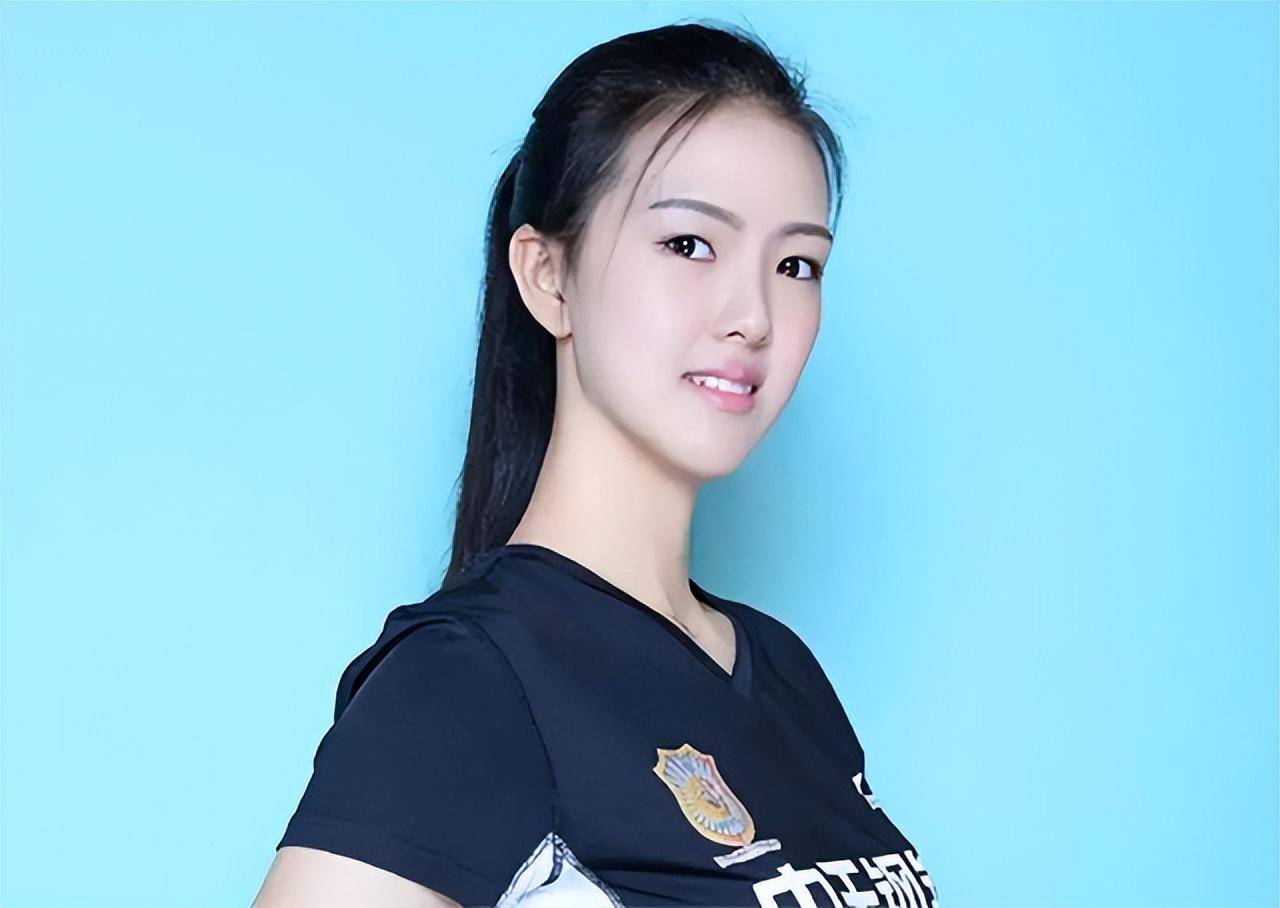 张常宁辟谣离队非议,自爆曾两度在比赛期间尿血,回归引关注_排球_张友